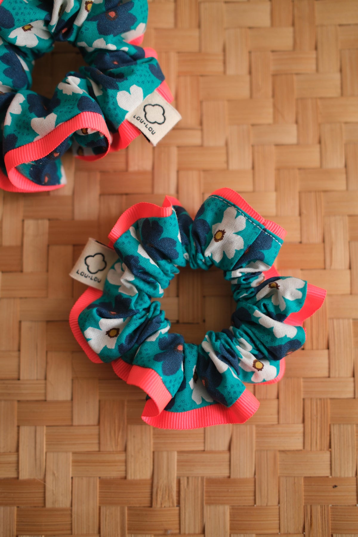 Flowet Scrunchie