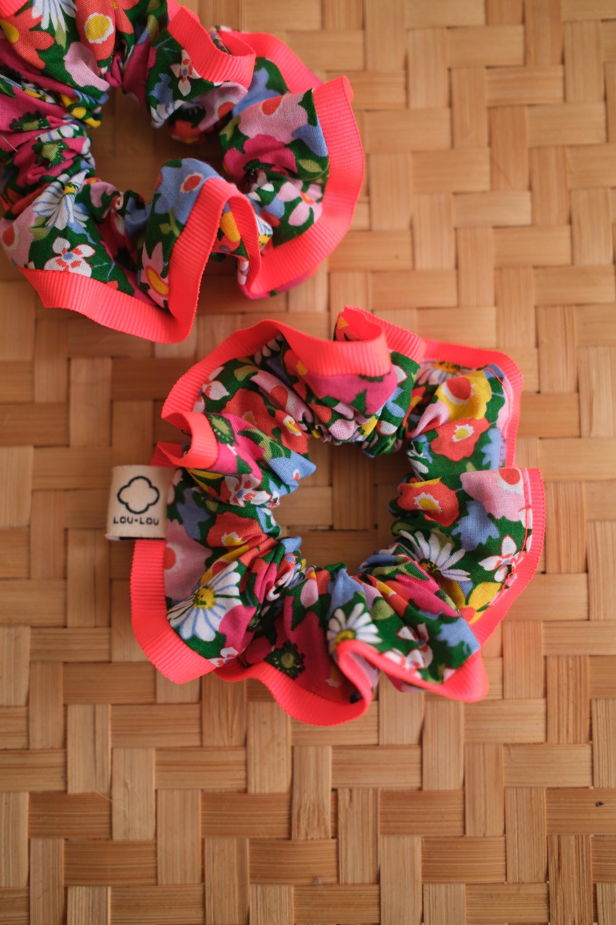 Flowet Scrunchie