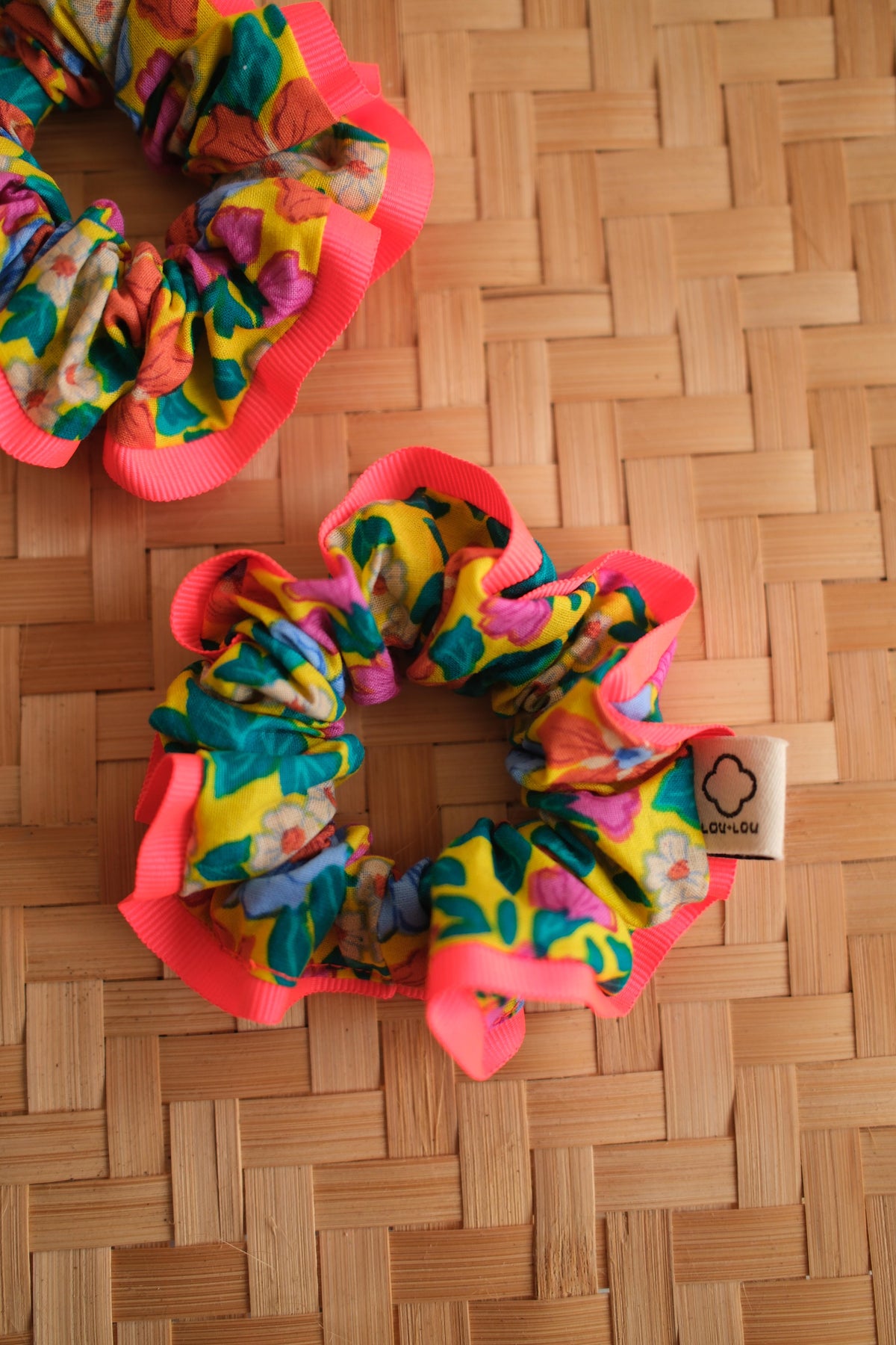 Flowet Scrunchie
