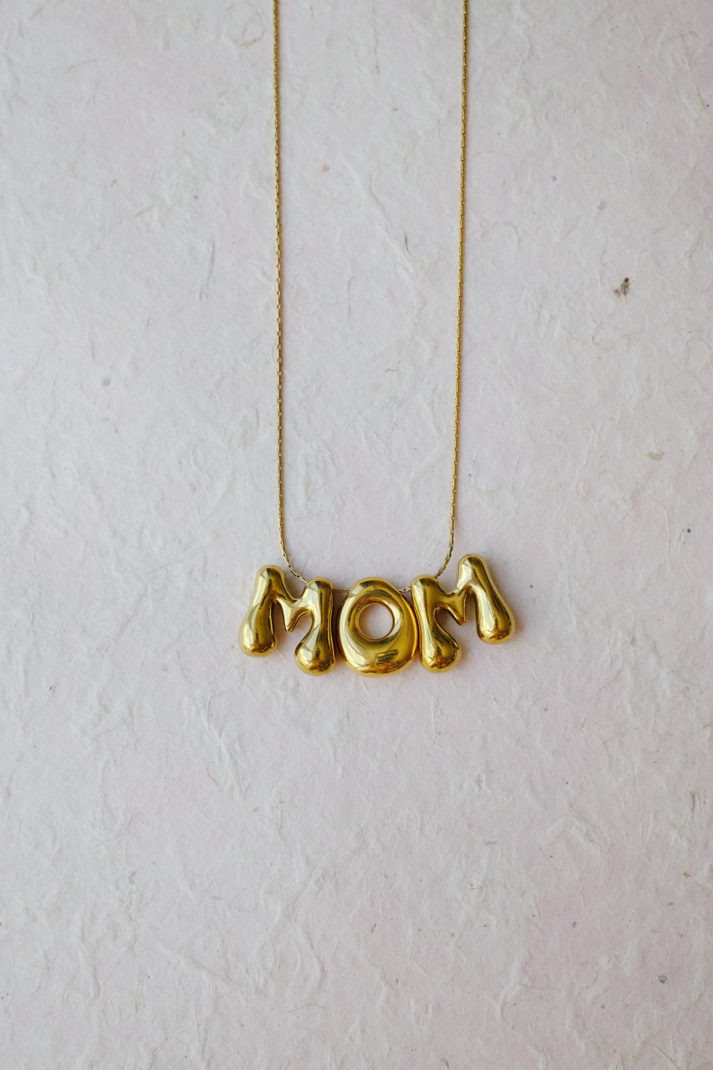 Collier MOM